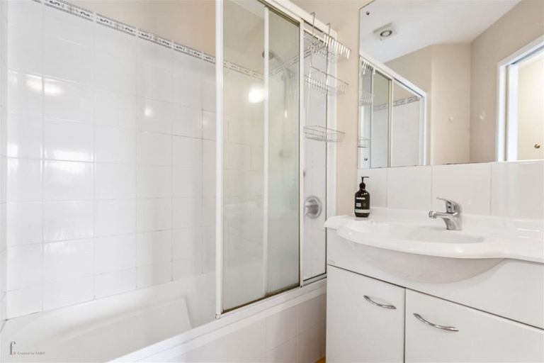 Photo of property in 147b Hobsonville Road, West Harbour, Auckland, 0618