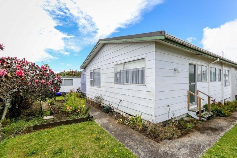 Photo of property in 1/6 Wicklow Place, Bell Block, New Plymouth, 4312