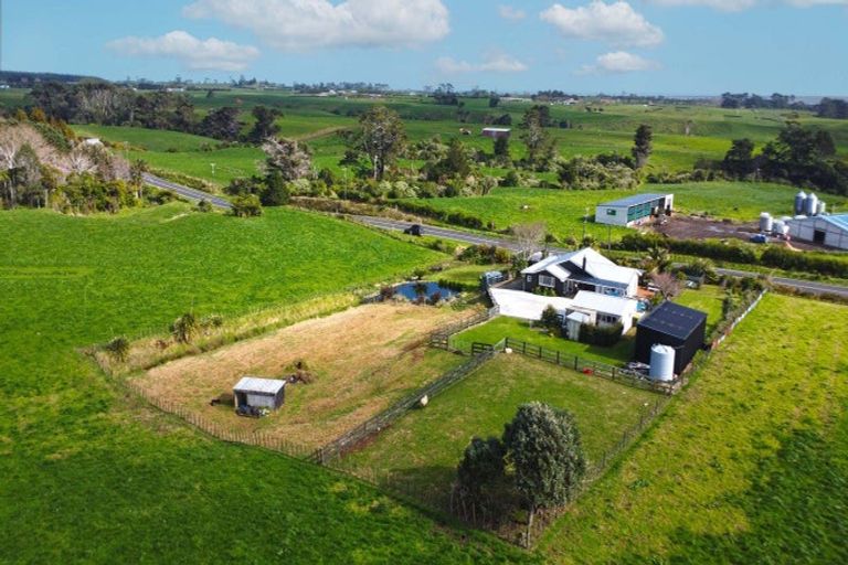 Photo of property in 1385 South Road, Kaitake, New Plymouth, 4374