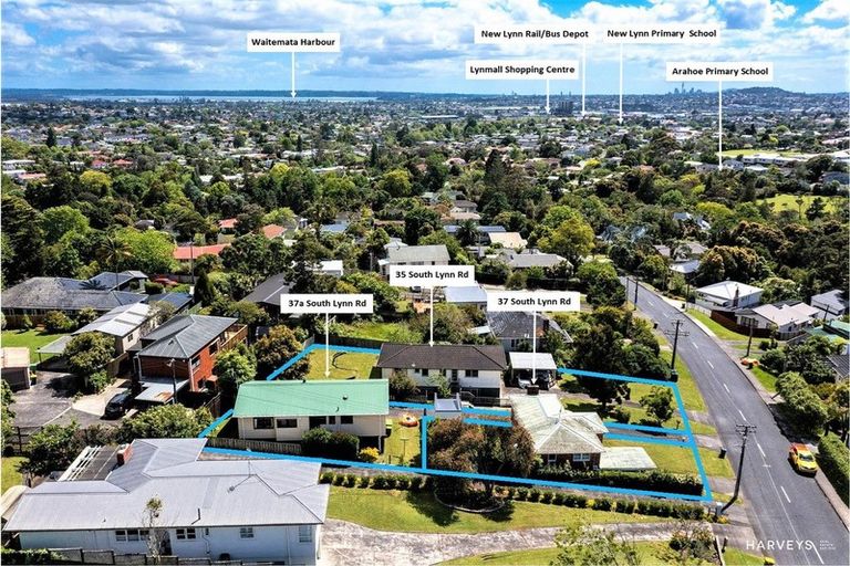 Photo of property in 35 South Lynn Road, Titirangi, Auckland, 0604