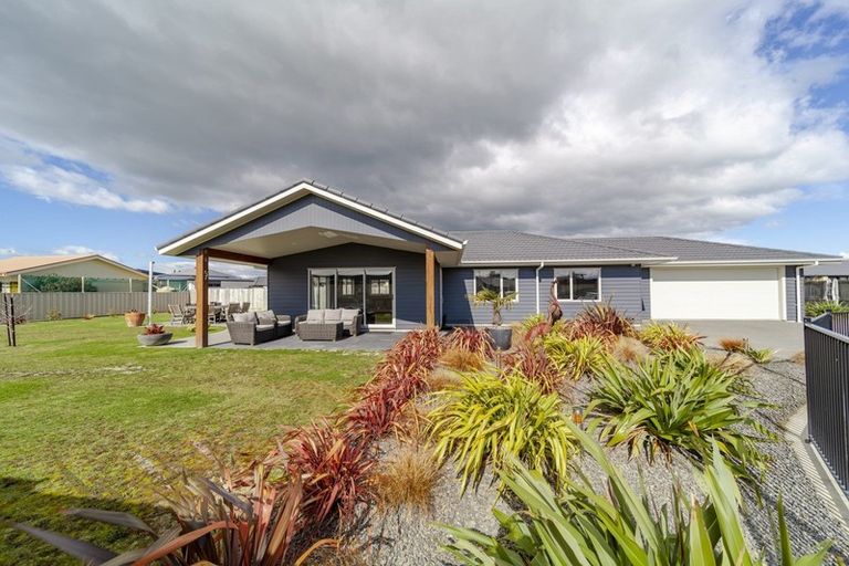 Photo of property in 18 Belgrove Place, Waipukurau, 4200