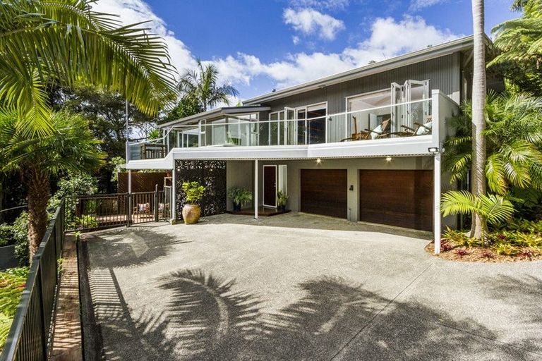 Photo of property in 20 Mcdowell Crescent, Hillcrest, Auckland, 0627