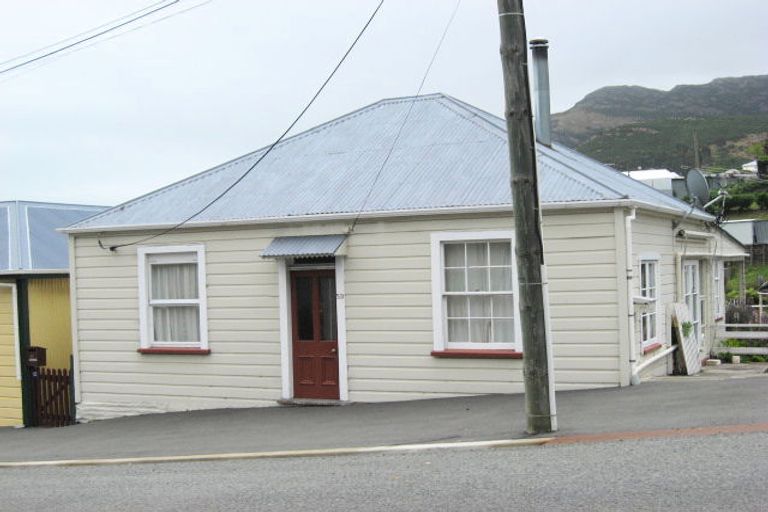 Photo of property in 59 Oxford Street, Lyttelton, 8082
