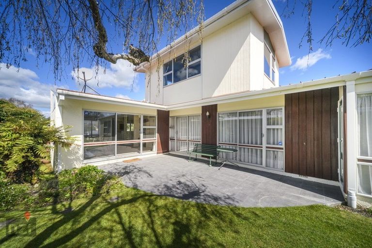 Photo of property in 24 Wikiriwhi Crescent, Awapuni, Palmerston North, 4412