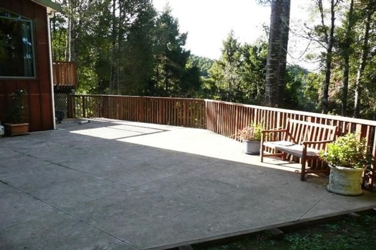 Photo of property in 52 Tram Valley Road, Swanson, Auckland, 0614