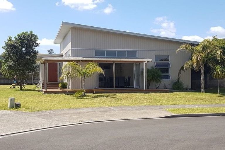 Photo of property in 22 Pacific Place, Whitianga, 3510