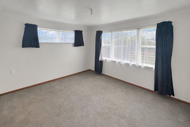 Photo of property in 15 Bledisloe Street, Levin, 5510