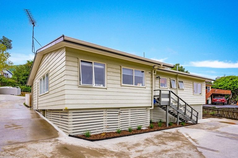 Photo of property in 64a Brian Crescent, Stanmore Bay, Whangaparaoa, 0932