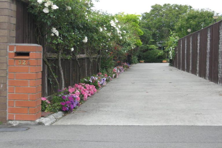 Photo of property in 32a Waimairi Road, Upper Riccarton, Christchurch, 8041