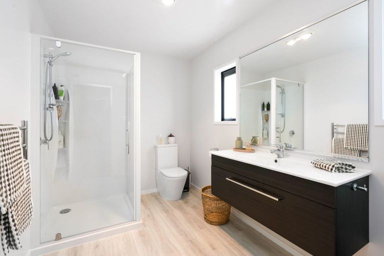 Photo of property in 15 Puroto Place, One Tree Point, 0118