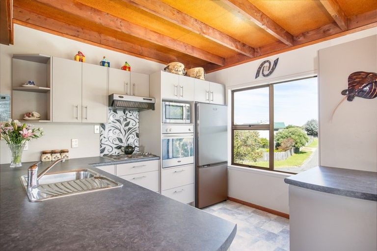 Photo of property in 14 Palm Parade, Riversdale Beach, Masterton, 5872