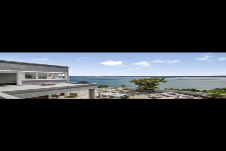 Photo of property in 58 Ferry Road, Days Bay, Lower Hutt, 5013