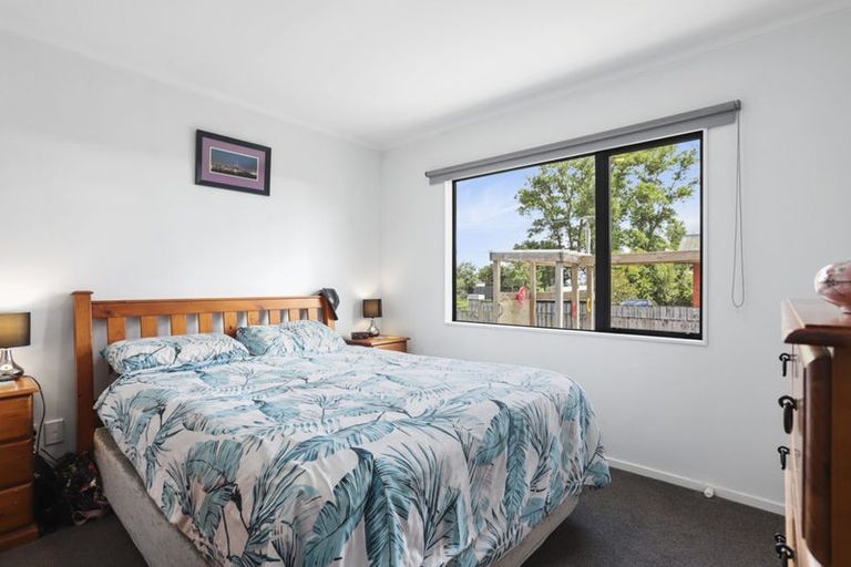 Photo of property in 49 Springs Road, Parakai, 0830