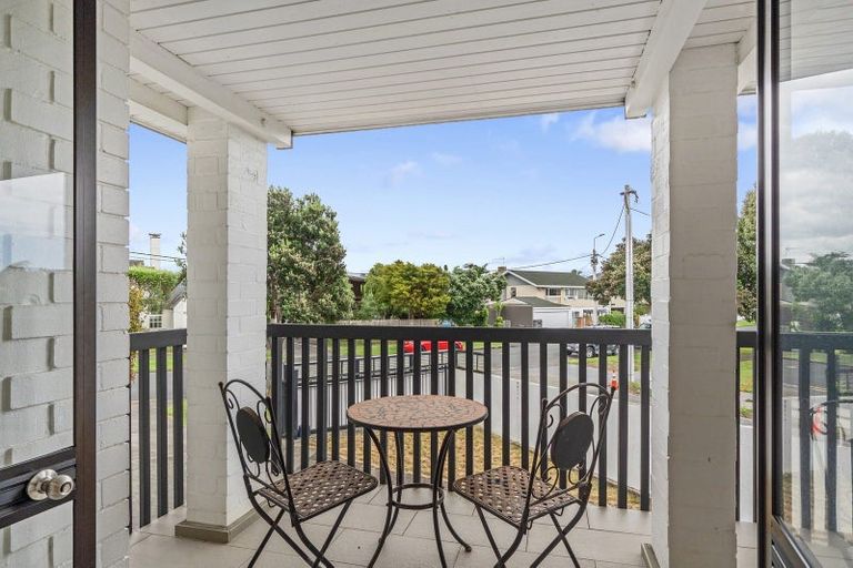 Photo of property in 35 Saltburn Road, Milford, Auckland, 0620