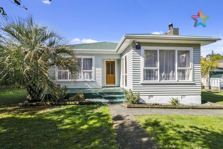 Photo of property in 1 Kopara Grove, Stokes Valley, Lower Hutt, 5019