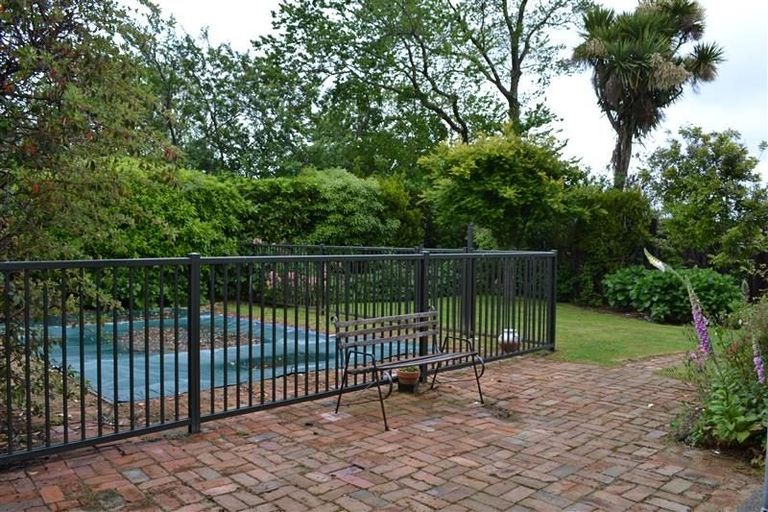 Photo of property in 32 Hereford Street, West End, Palmerston North, 4410