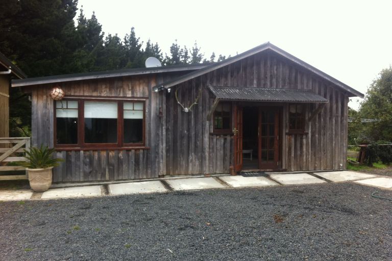 Photo of property in 82 Maungatawhiri Road, Raglan, 3295