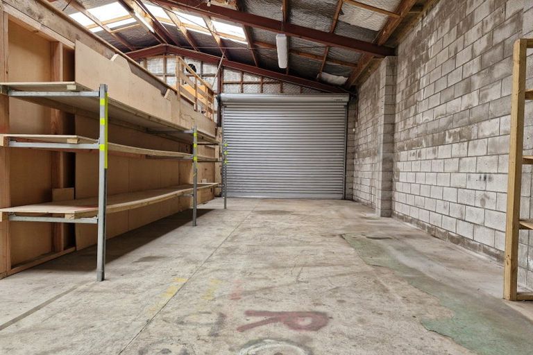 Photo of property in 1/73 Lake Road, Northcote, Auckland, 0627