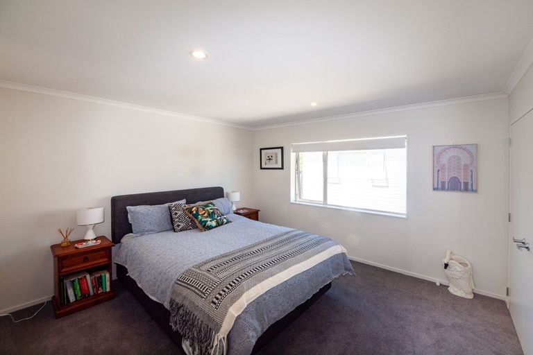 Photo of property in 11 Belize Grove, Grenada Village, Wellington, 6037