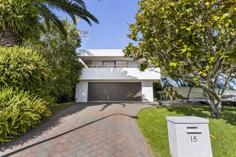 Photo of property in 15 Perendale Close, Somerville, Auckland, 2014