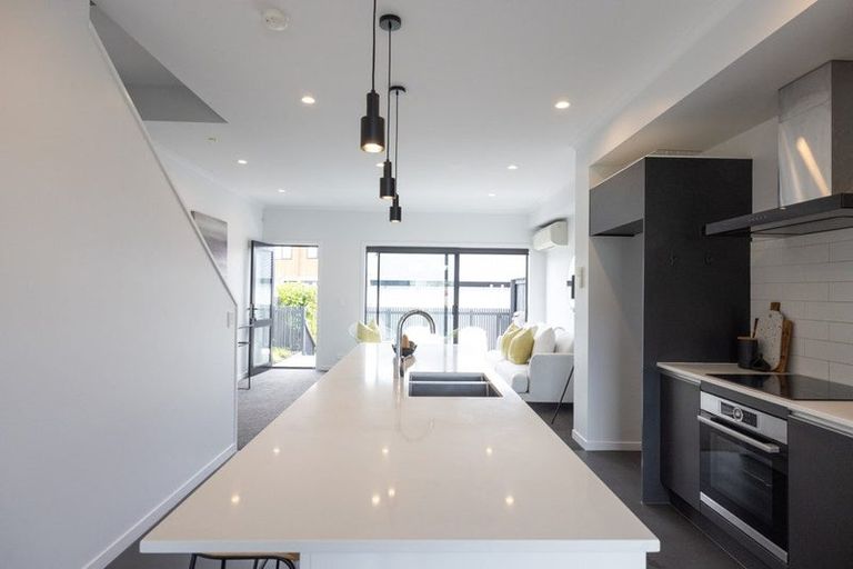 Photo of property in 10 Alexander Willis Crescent, Hobsonville, Auckland, 0616