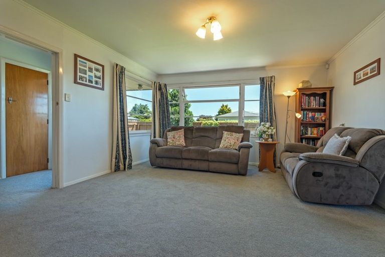 Photo of property in 28 Vernon Avenue, Takaro, Palmerston North, 4412
