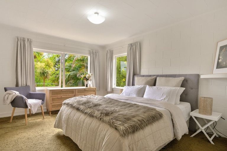 Photo of property in 24 Sylvan Avenue, Northcote, Auckland, 0627