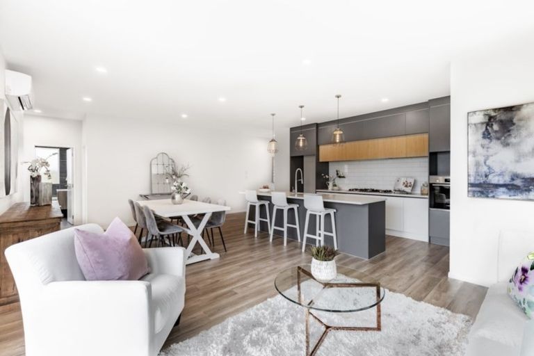 Photo of property in 69 Nobilo Road, Kumeu, 0810