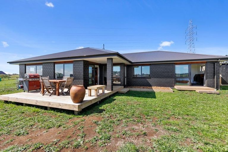 Photo of property in 592 Mangorei Road, Mangorei, New Plymouth, 4371