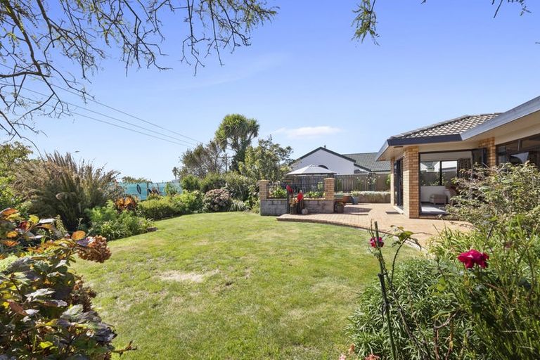 Photo of property in 13 Karina Road, Merrilands, New Plymouth, 4312
