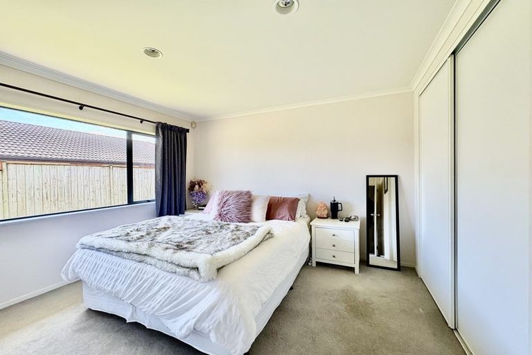 Photo of property in 6 Bellshill Close, Wattle Downs, Auckland, 2103