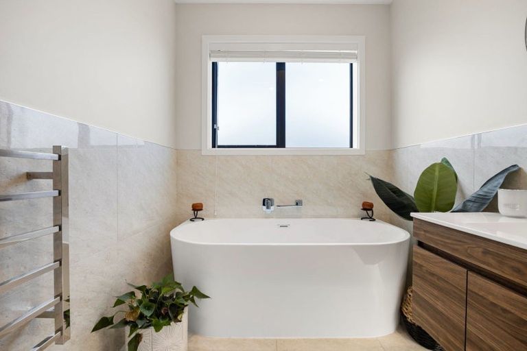 Photo of property in 10 Kapua Crescent, Rototuna North, Hamilton, 3210