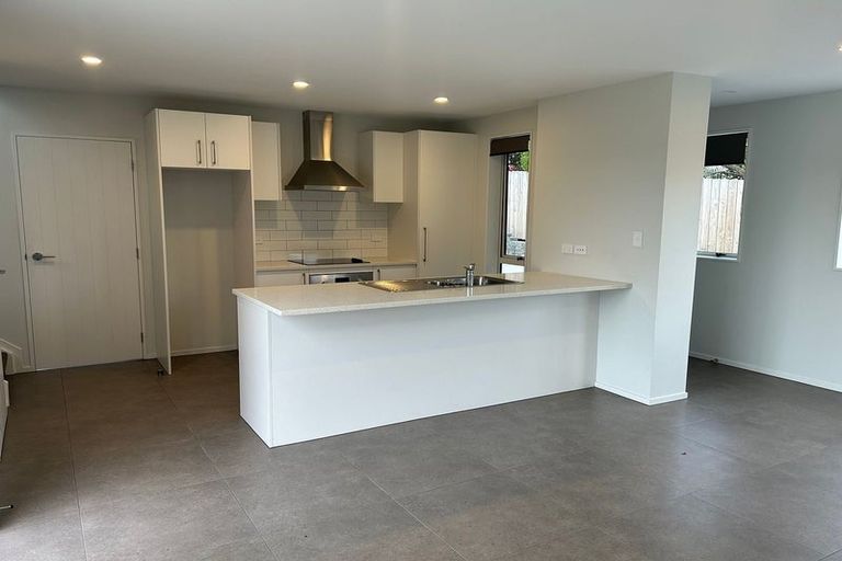 Photo of property in 7b Yeoman Place, Howick, Auckland, 2014