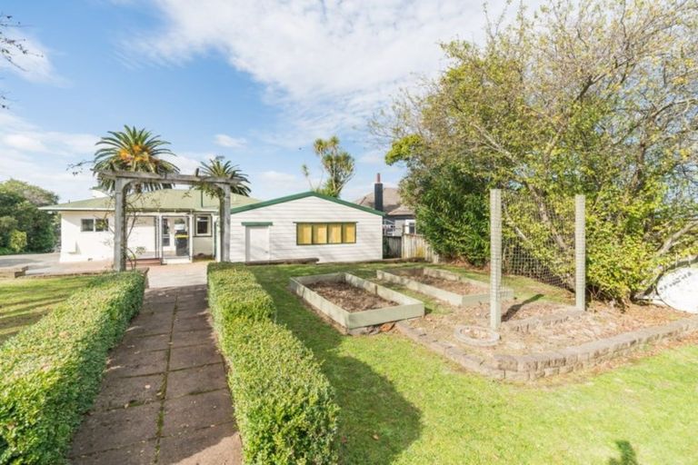 Photo of property in 102 West Street, Feilding, 4702