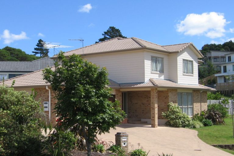 Photo of property in 1 Landvale Court, Browns Bay, Auckland, 0630