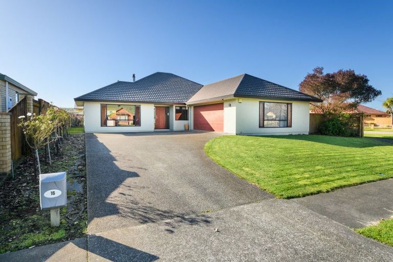 Photo of property in 16 Presidential Drive, Milson, Palmerston North, 4414