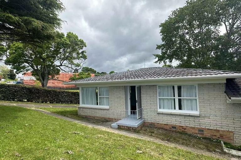 Photo of property in 1/16 Diana Drive, Glenfield, Auckland, 0627