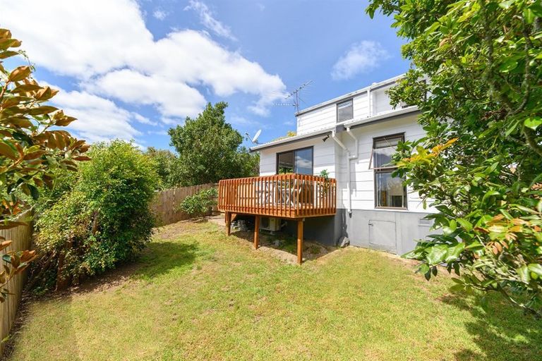 Photo of property in 2/72 Archers Road, Glenfield, Auckland, 0629