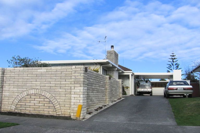 Photo of property in 4 Paradise Place, Milson, Palmerston North, 4414