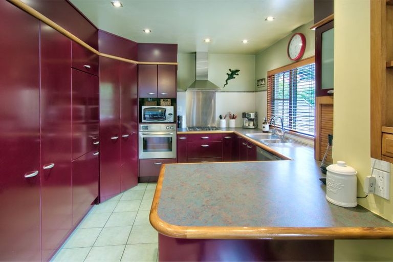 Photo of property in 53 Staincross Street, Green Bay, Auckland, 0604