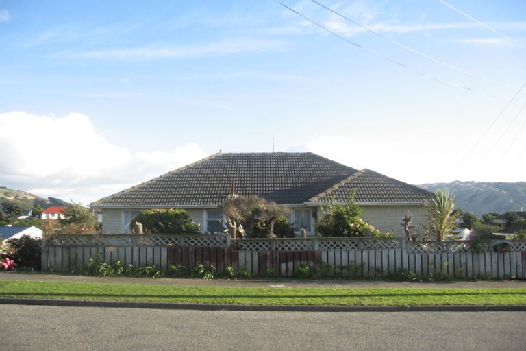 Photo of property in 52 Hereford Street, Cannons Creek, Porirua, 5024