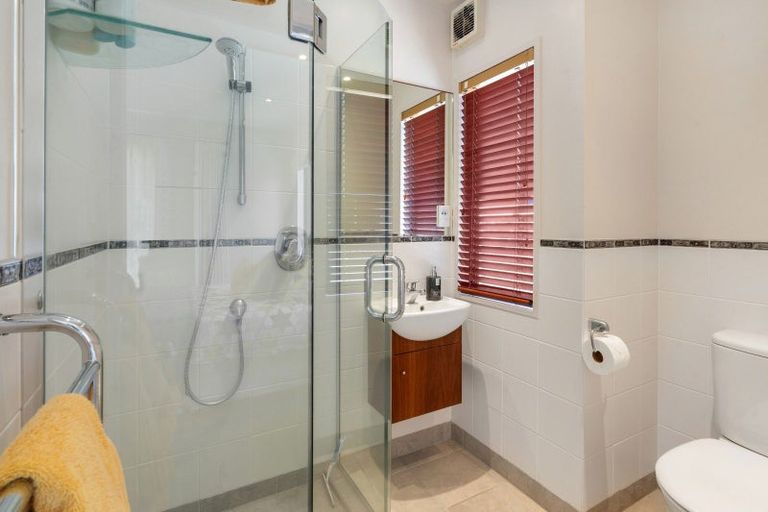 Photo of property in 27a The Parade, Bucklands Beach, Auckland, 2012