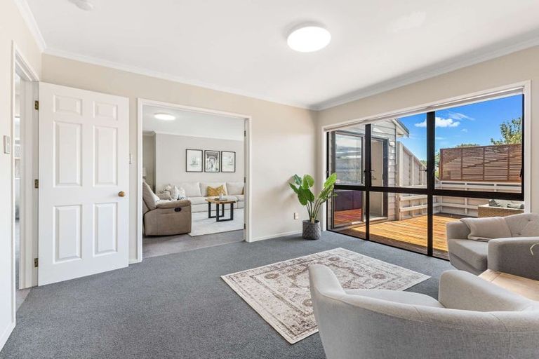 Photo of property in 58 Karina Road, Merrilands, New Plymouth, 4312