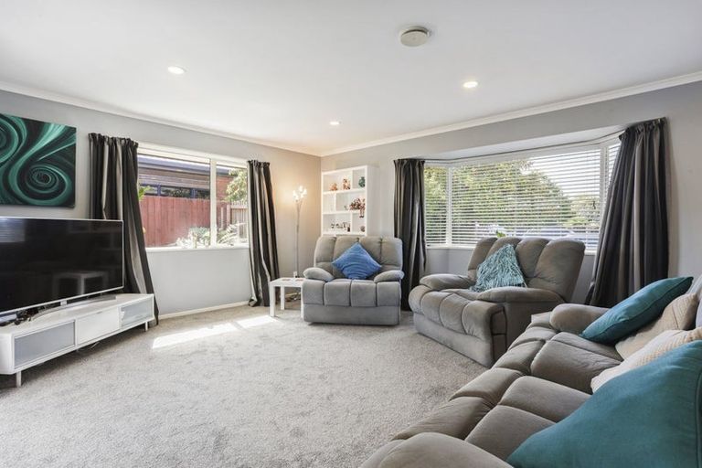 Photo of property in 1 Flaxgrove Place, Parklands, Christchurch, 8083
