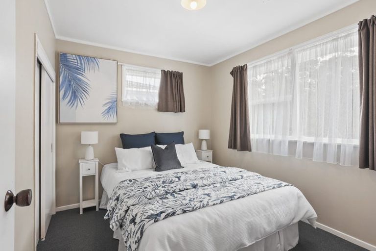 Photo of property in 72 Helena Street, Massey, Auckland, 0614