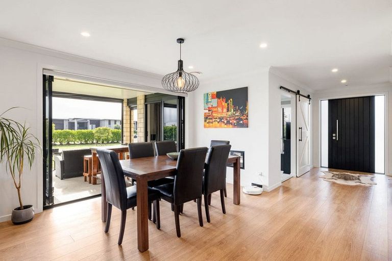 Photo of property in 17 Alan Livingston Drive, Cambridge, 3434