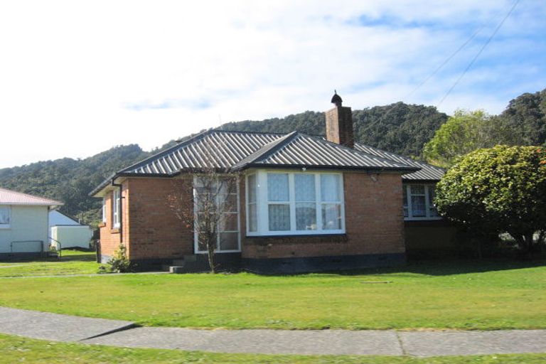 Photo of property in 5 Barkley Place, Cobden, Greymouth, 7802