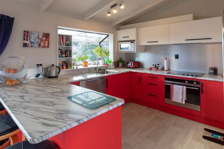 Photo of property in 18 Tui Grove, Paihia, 0200