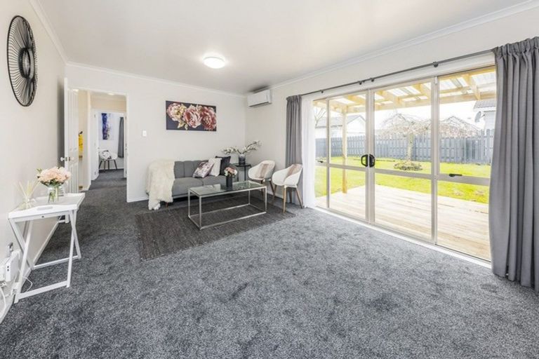 Photo of property in 5 Reyland Close, Weymouth, Auckland, 2103
