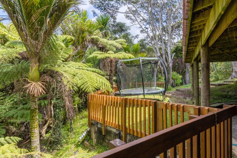 Photo of property in 39 Warner Park Avenue, Laingholm, Auckland, 0604